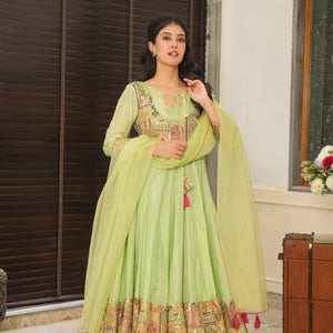 Nivedita silk suit set
