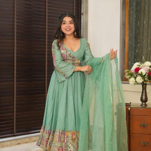 Janitha green suit set
