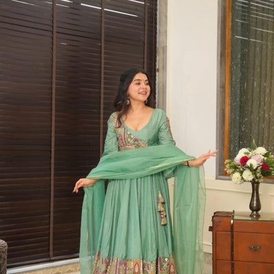 Janitha green suit set