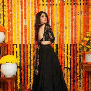 Infinite Black SKIRT ATTIRE