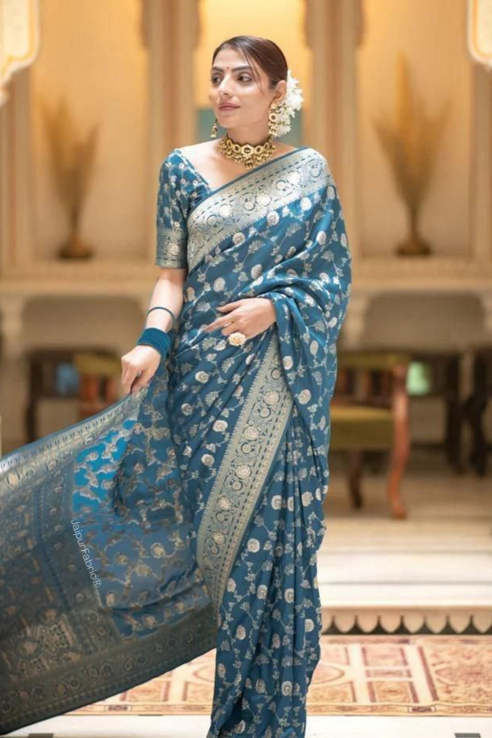 Rama Banarasi Silk Saree With Blouse Piece