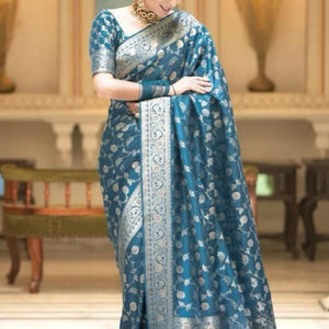 Rama Banarasi Silk Saree With Blouse Piece