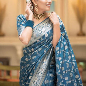 Rama Banarasi Silk Saree With Blouse Piece
