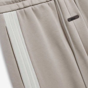 Adidas | FEAR OF GOD ATHLETICS SOLID FLEECE SWEATPANT { BEIGE