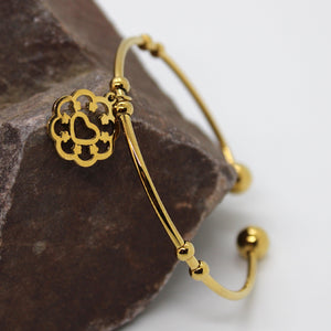 Royal Gold hanging heart Premium Bracelet For Women
