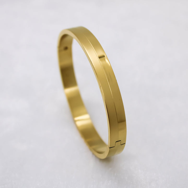 Classy Matte-Shiny Design Gold Bracelet For Men