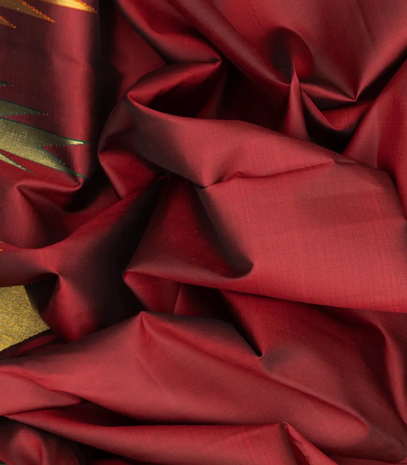 Crimson Handloom Kanchipuram Korvai Silk Saree With Temple Border-Crimson