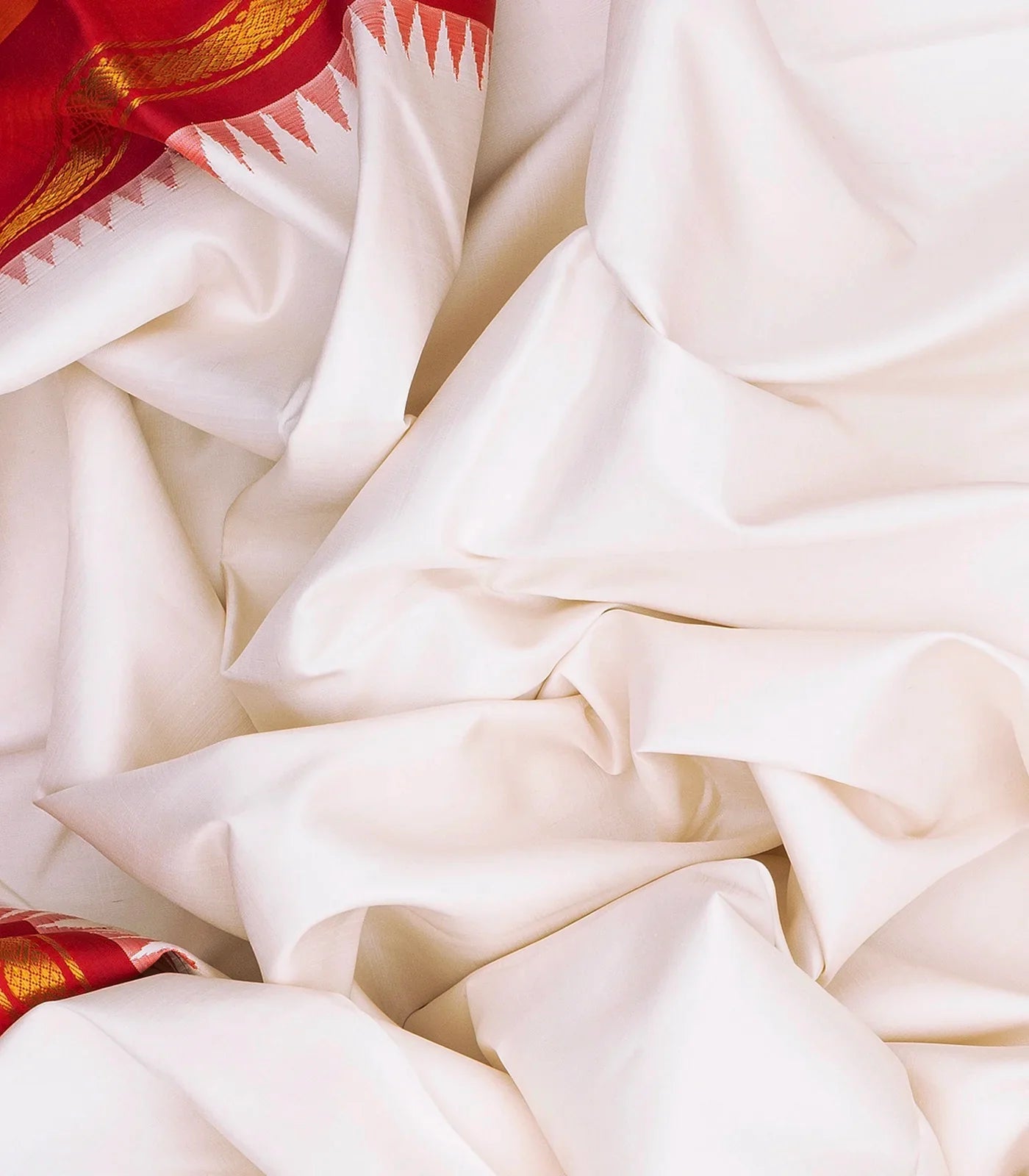 White Handloom Kanchipuram Korvai Silk Saree With Red Temple Border-White