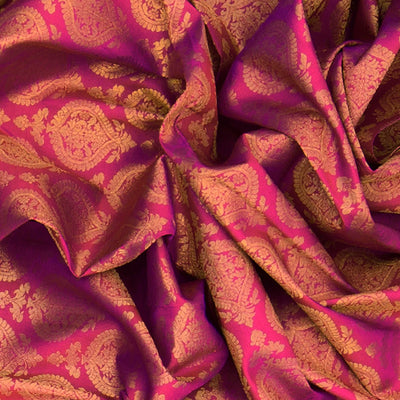 Magenta  Handwoven Kanchipuram silk Saree With Floral Motifs -Magenta