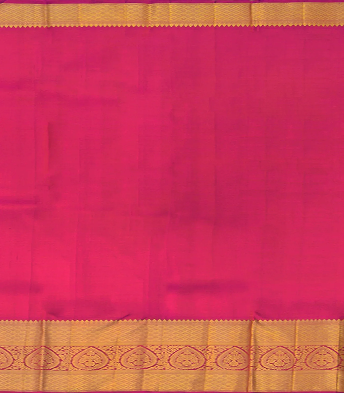 Magenta  Handwoven Kanchipuram silk Saree With Floral Motifs -Magenta