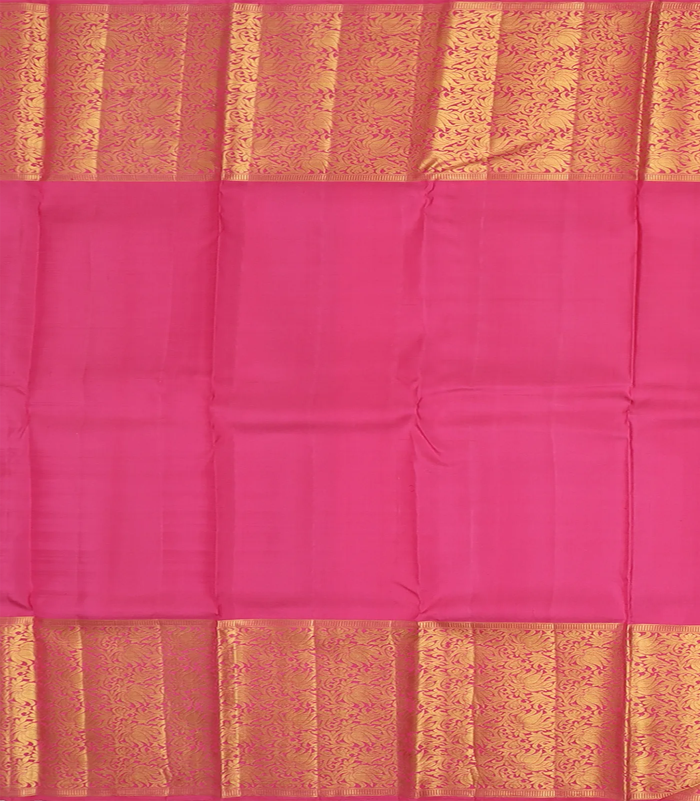 Sage Green Handwoven Kanchipuram Korvai Silk Saree With Dotted Motifs & Floral Vine Motifs In Contrast Pink Border-Sage Green