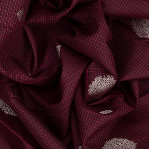 Magenta Handloom Kanchipuram Silk Saree With Floral Butta-Magenta