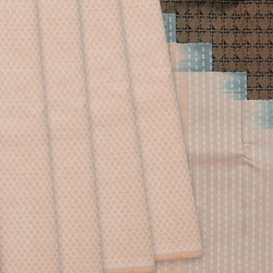 Cream Handloom Kanchipuram Silk Saree With Mango Motifs & Temple Pallu-Cream