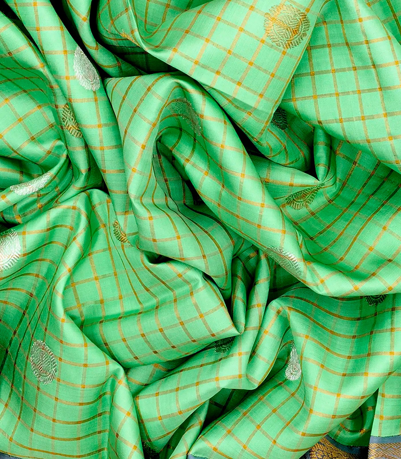 Mint Green Handloom Kanchipuram Korvai Silk Saree With Chakaram Motifs-Mint Green