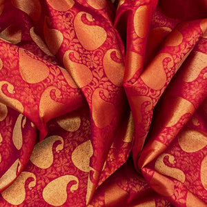Crimson Handloom Kanchipuram Silk Saree With Mango Zari Motifs-Crimson