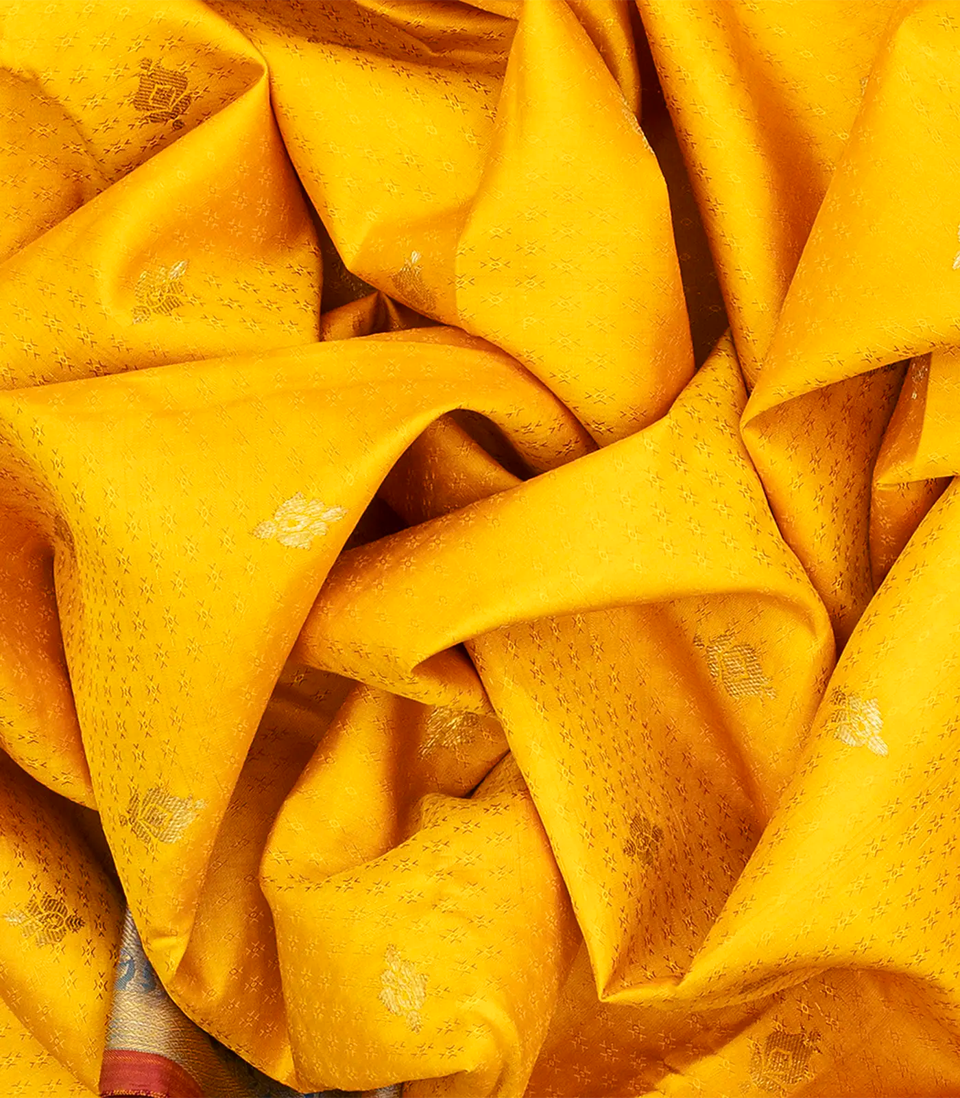 Yellow Handloom Kanchipuram Silk Saree With Floral Motifs-Yellow