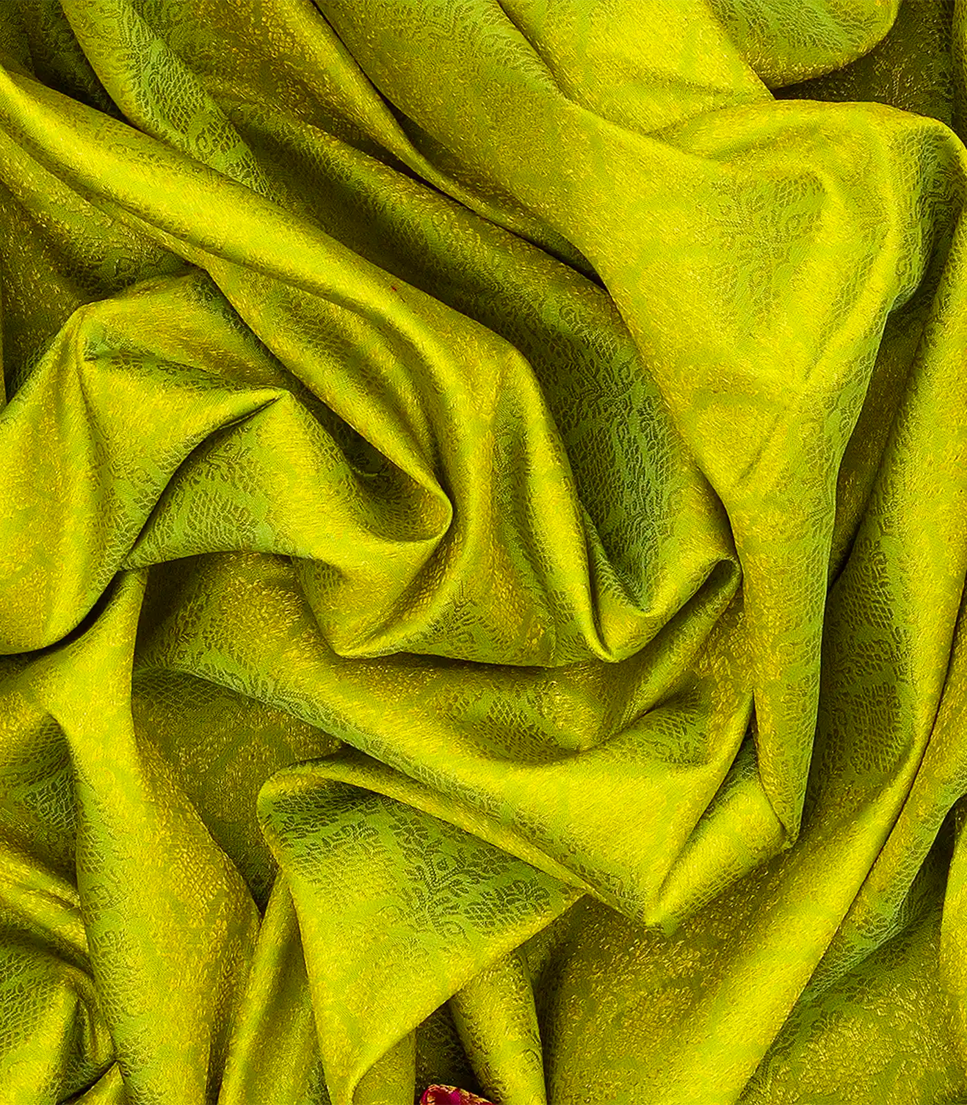 Green Handloom Kanchipuram Korvai Silk Saree With Floral Motifs-Green