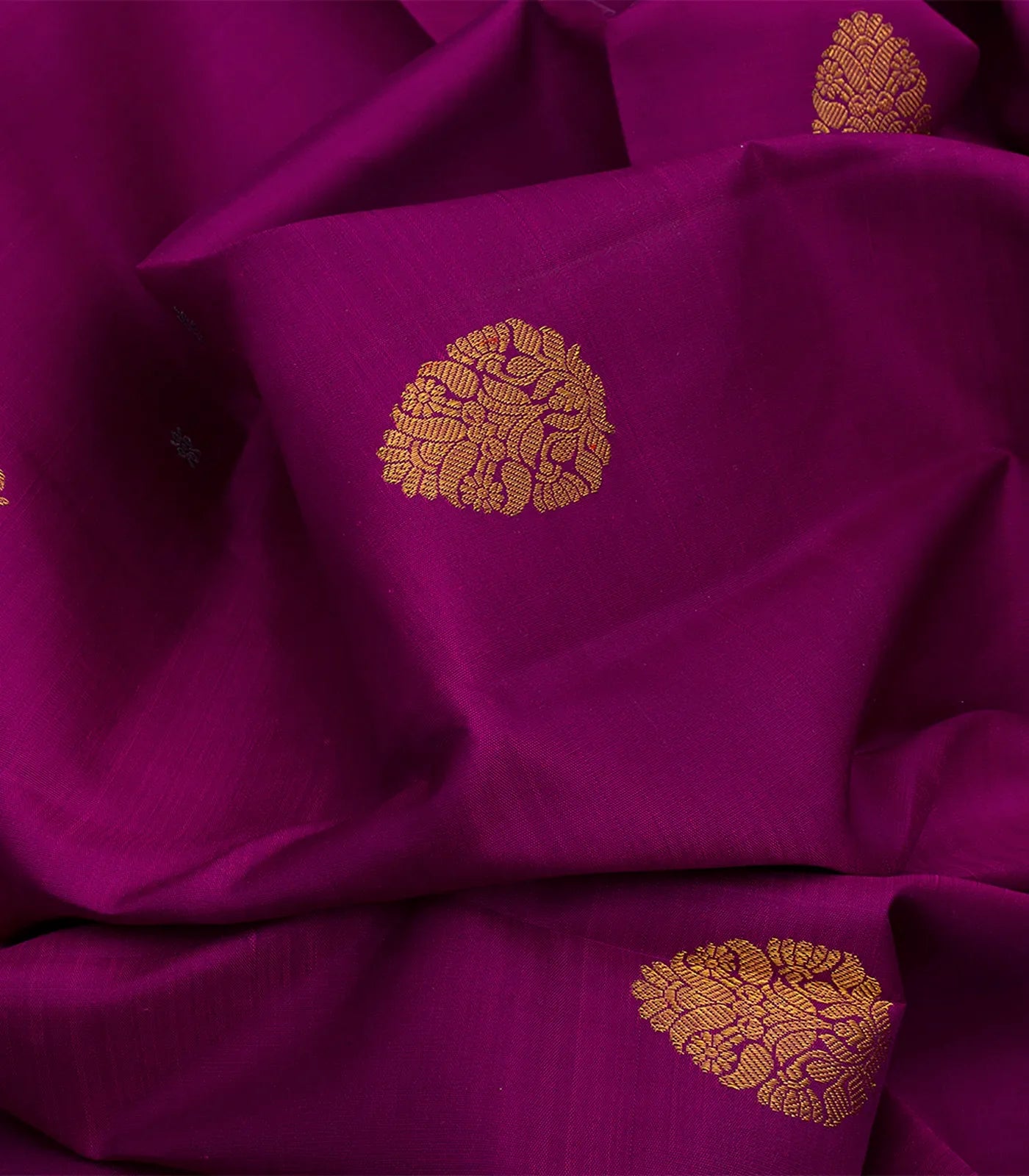Magenta Handloom Kanchipuram Korvai Silk Saree With Floral Motifs-Magenta