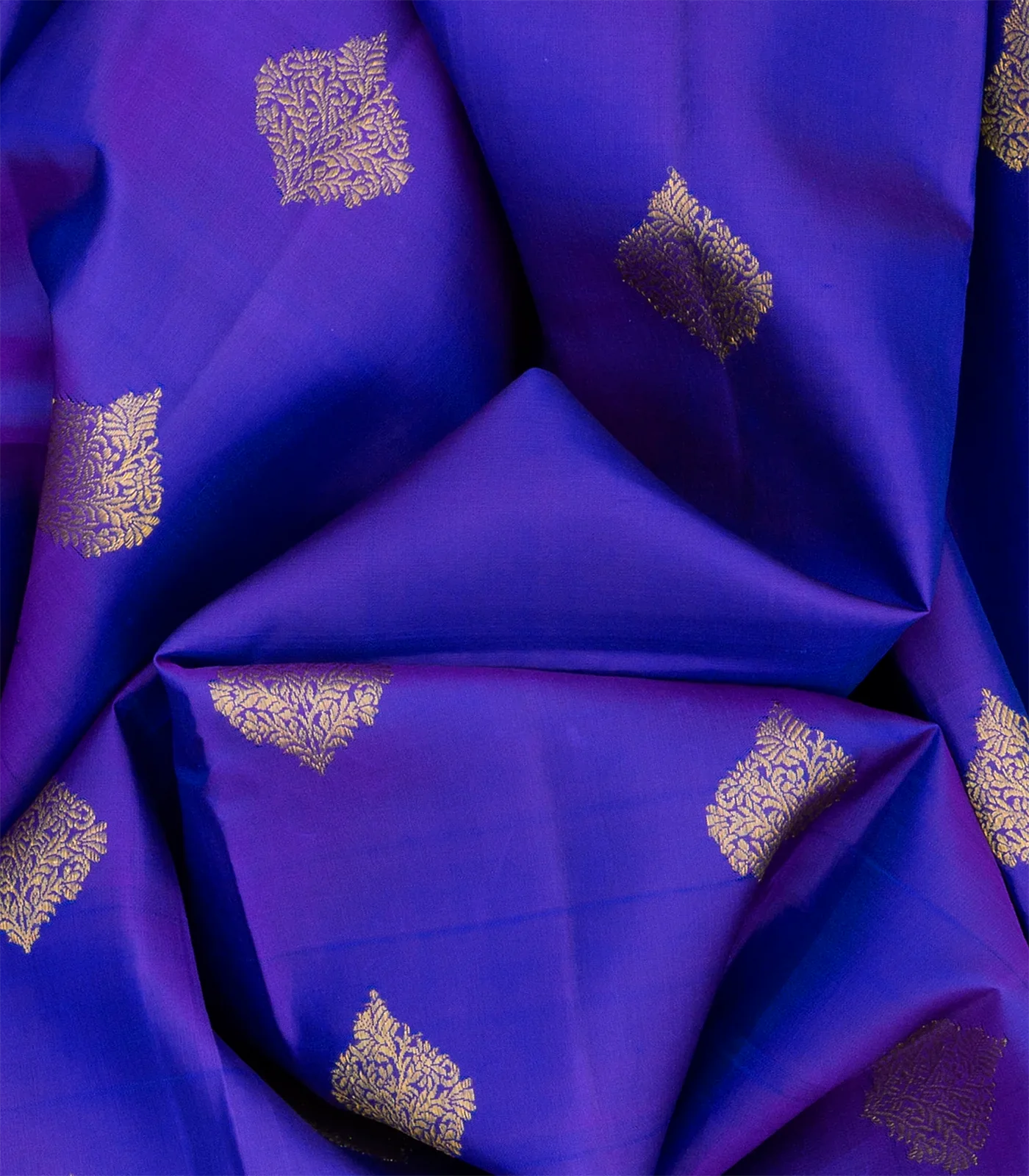 Purple Handloom Kanchipuram Silk Saree With Floral Buttas-Purple