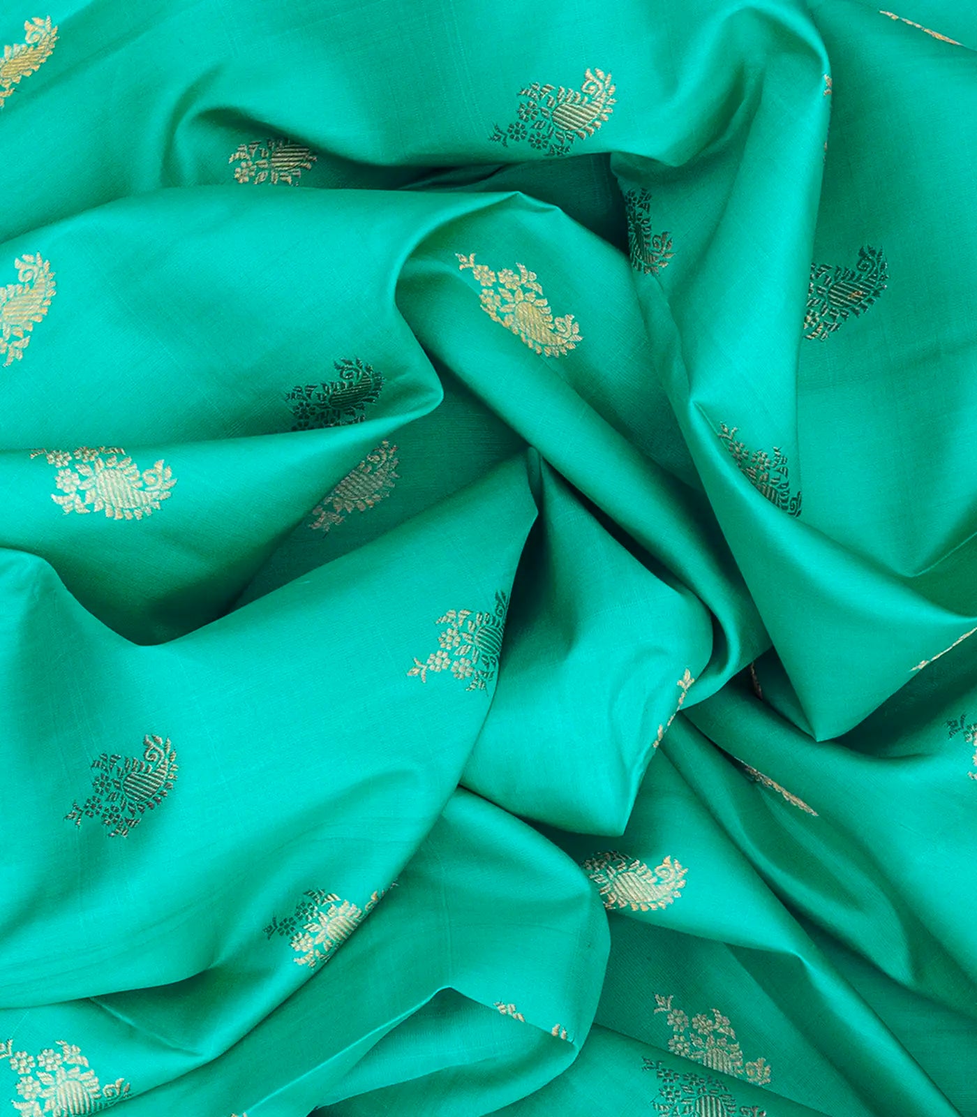 Turquoise Handloom Kanchipuram Korvai Silk Saree With Mango Buttas-Turquoise