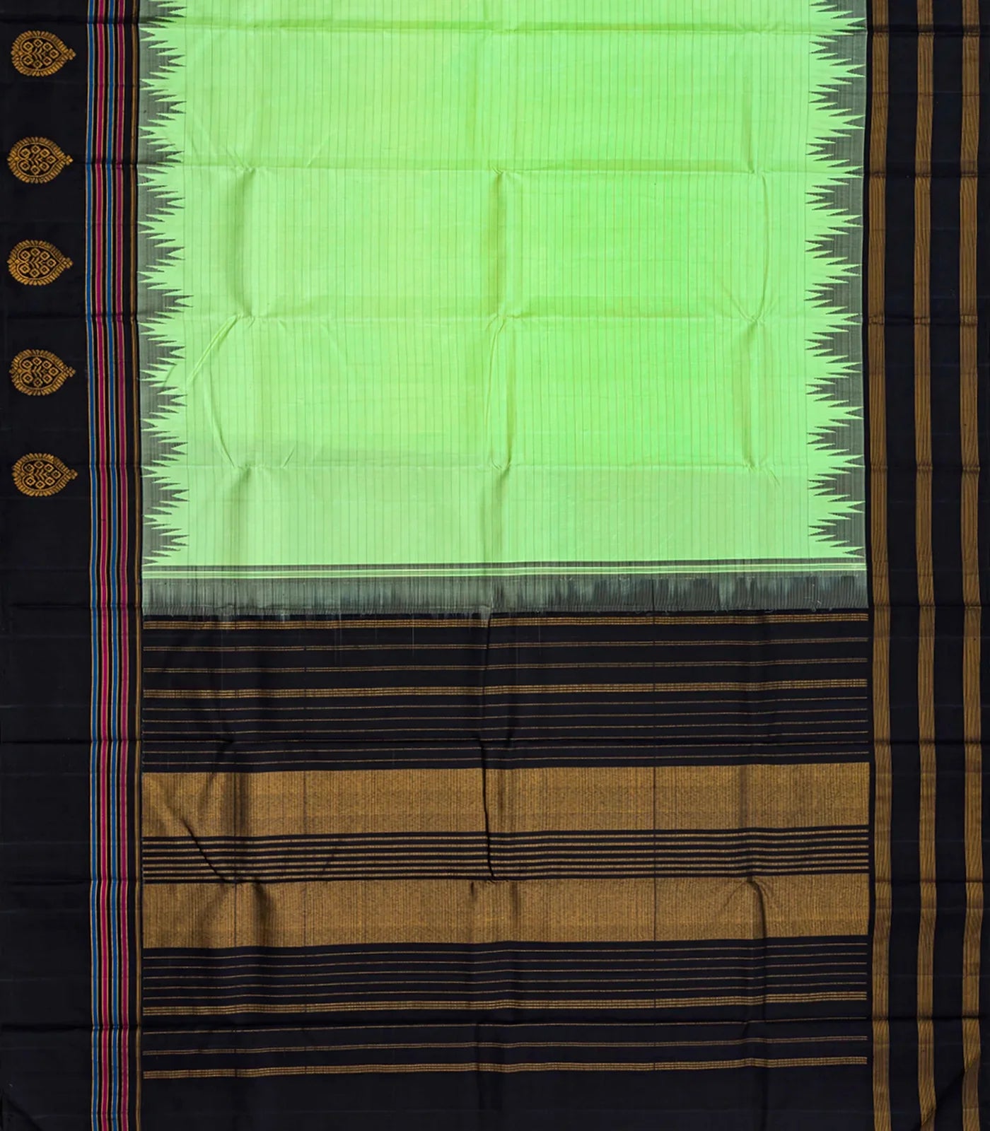 Light Green Handloom Kanchipuram Korvai Silk Saree With Black Border-Light Green