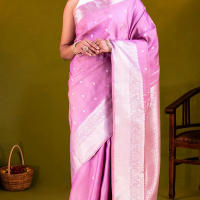 Lavender Handloom Kanchipuram Silk Saree With Kamalam Motifs-Lavander