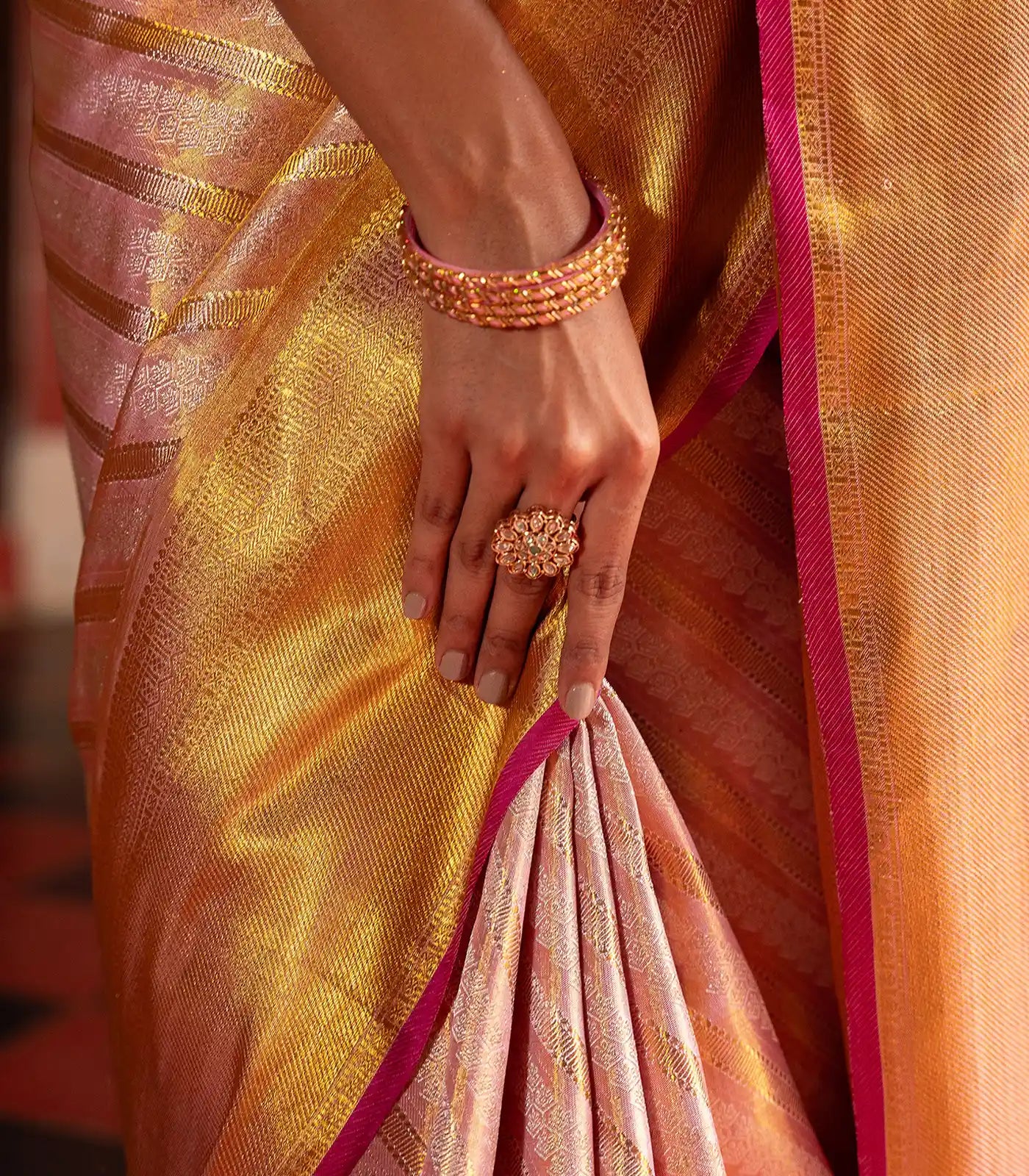 Dusty Pink Handloom Kanchipuram Silk Saree With Diagonal Floral Motifs-Dusty Pink