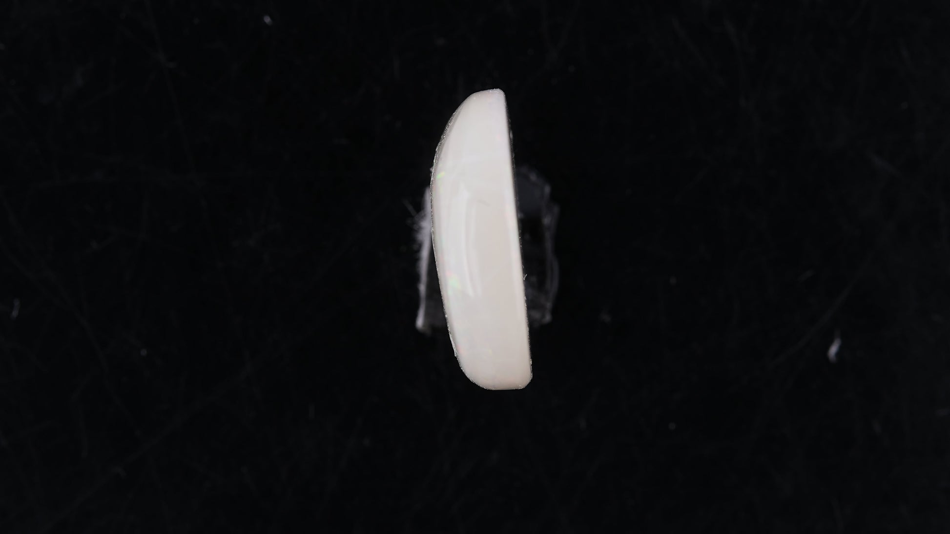 Opal with Fire - 7.18 carats(7.90 ratti)