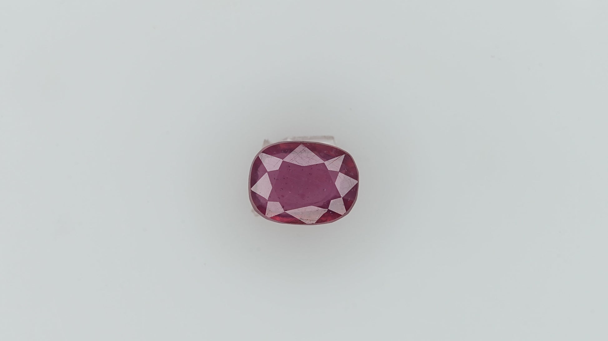 Ruby - 4.33 Carats  (4.763 Ratti)