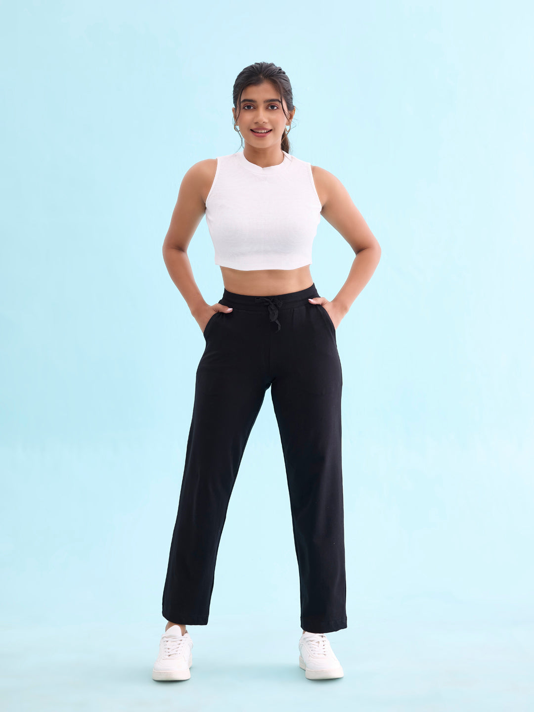 Women Solid Black Mid Rise Track Pant