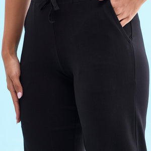 Women Solid Black Mid Rise Track Pant