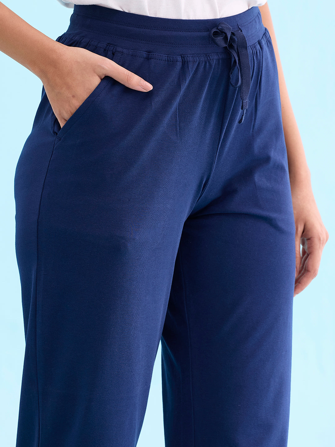 Women Solid Navy Mid Rise Track Pant