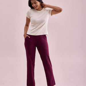 Women Solid Wine Mid Rise Track Pant