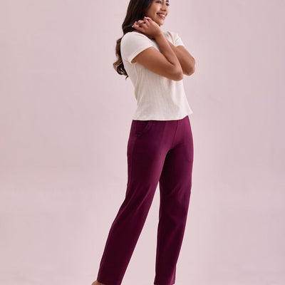 Women Solid Wine Mid Rise Track Pant
