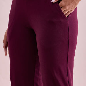 Women Solid Wine Mid Rise Track Pant