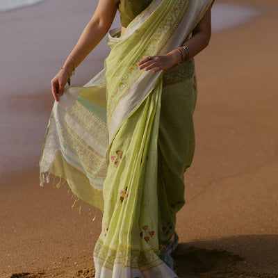 Neon Green Handloom Linen Saree With Printed Lotus Motifs-Neon Green