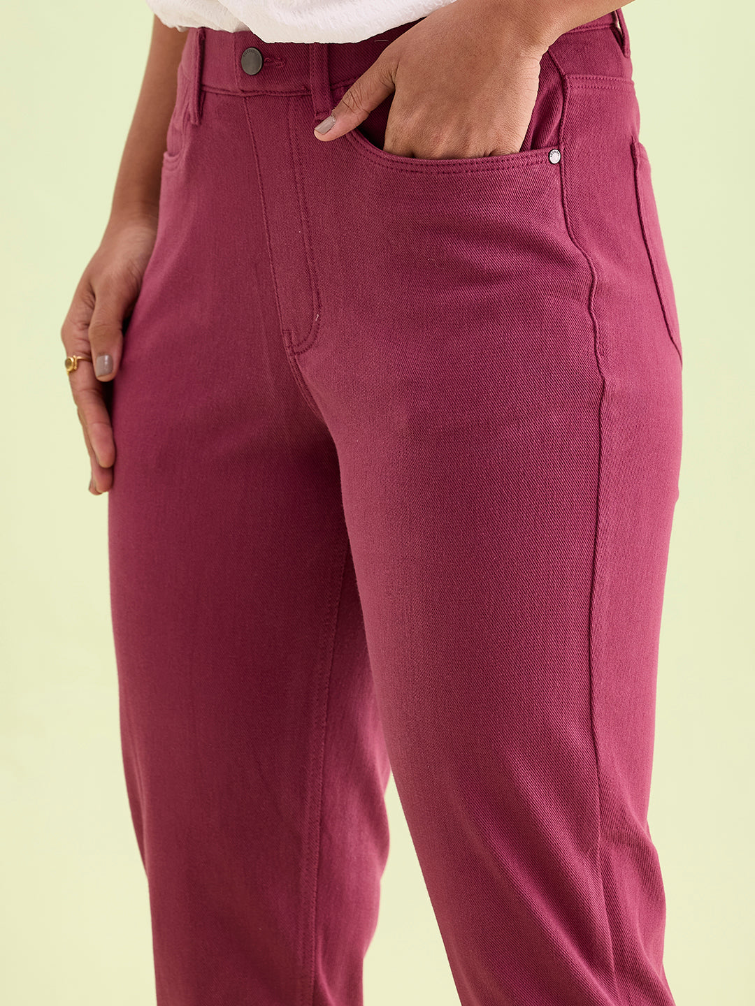 Women Solid Plum Mid Rise Cropped Jeggings