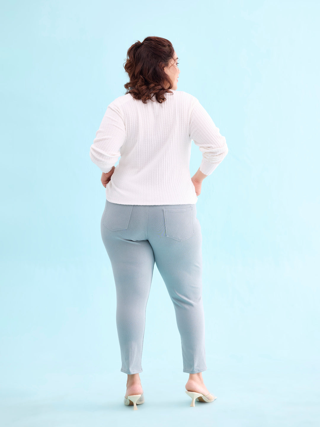 Women Solid Sky Blue Mid Rise Cropped Jeggings