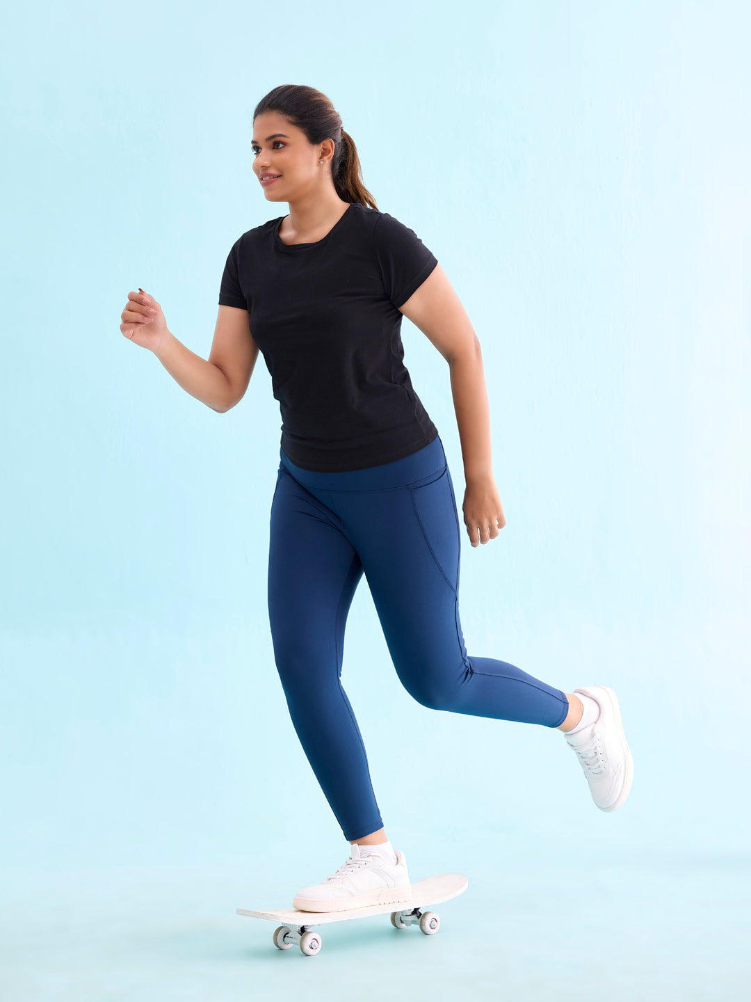 Women Solid Teal Nylon Fitness Tights