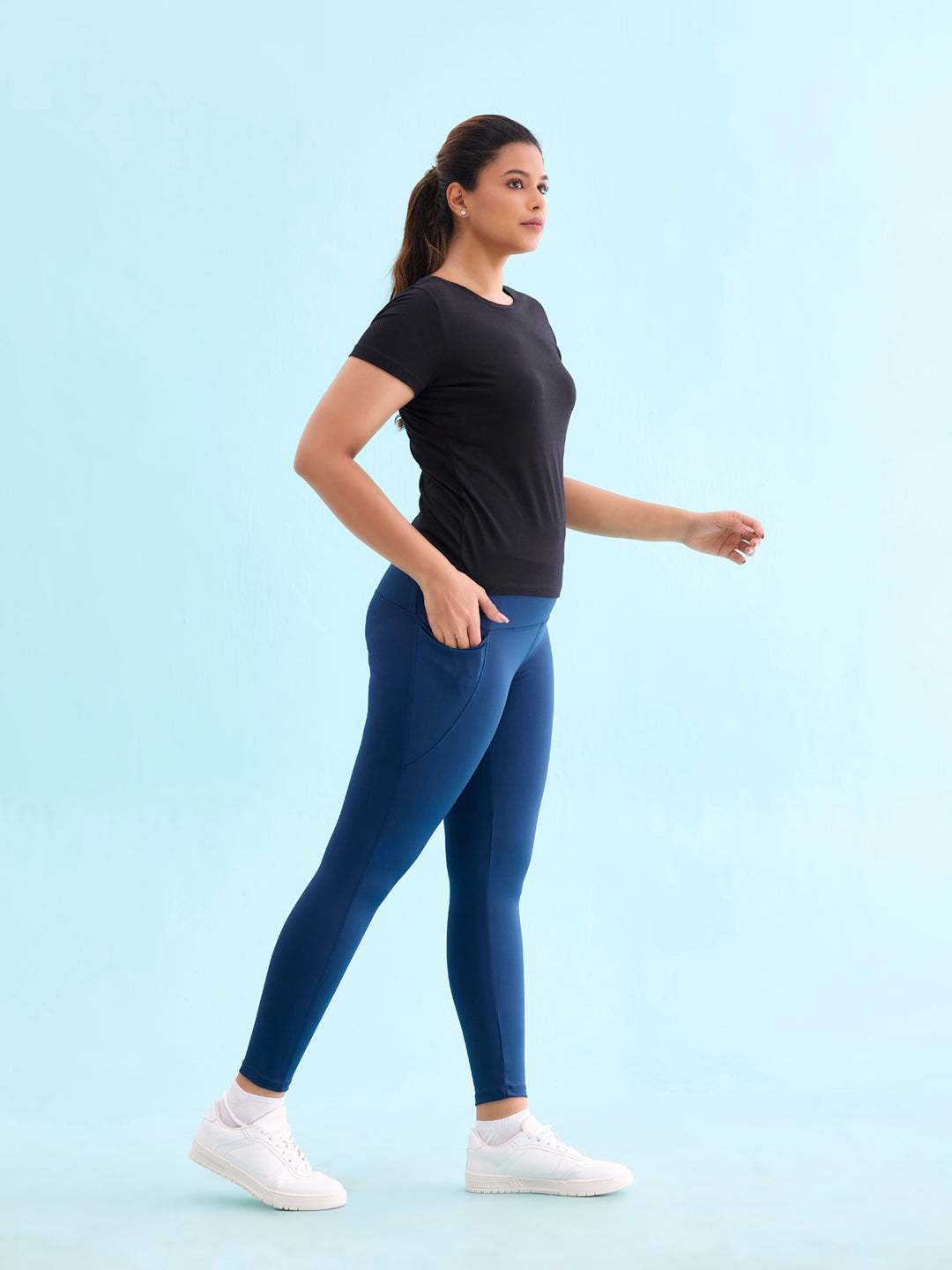 Women Solid Teal Nylon Fitness Tights