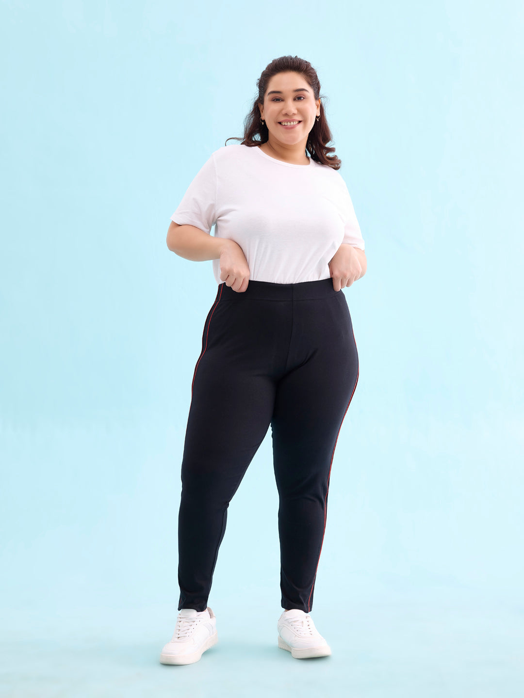 Women Solid Black Mid Rise Active Leggings
