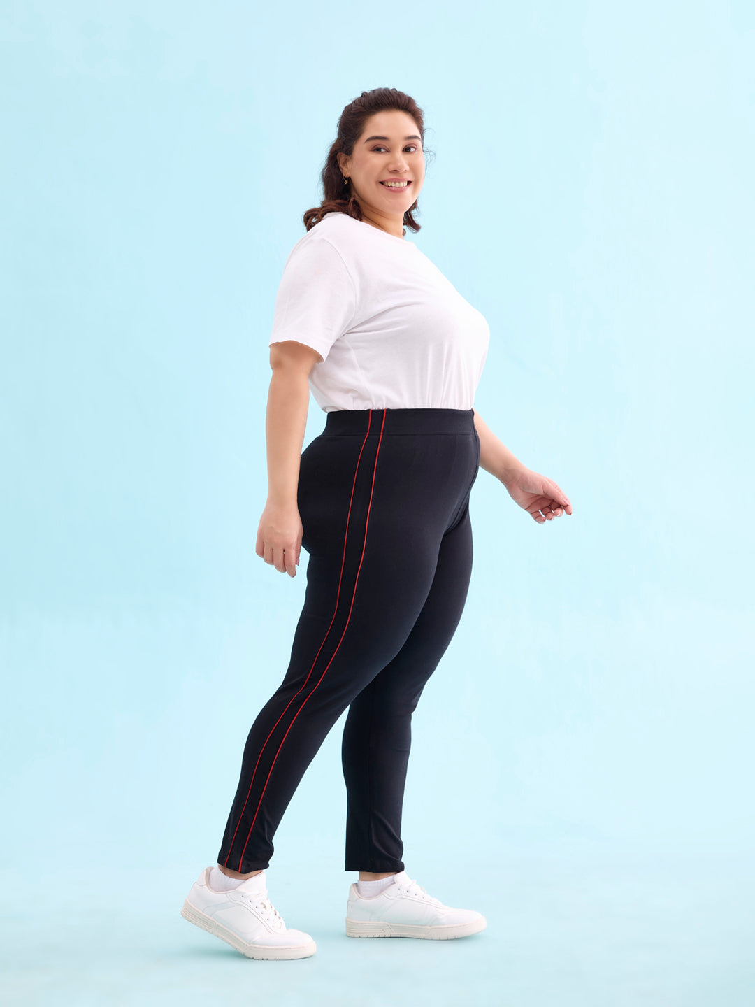 Women Solid Black Mid Rise Active Leggings