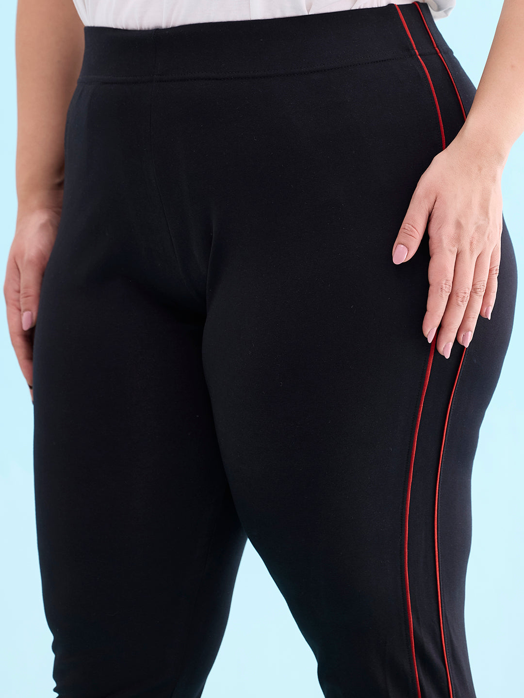 Women Solid Black Mid Rise Active Leggings