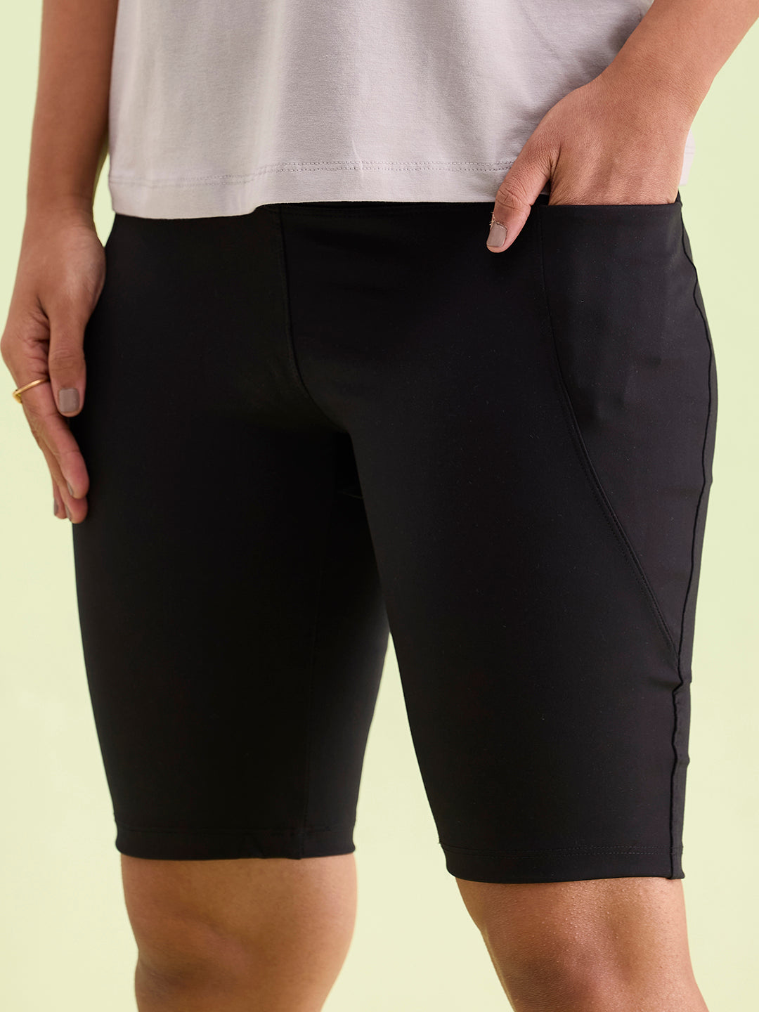 Women Solid Black High Rise Active Shorts