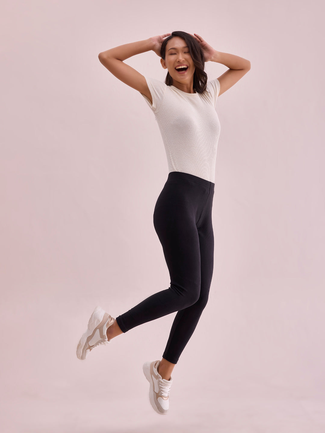 Women Solid Black Mid Rise Warm Suede Legging