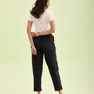 Women Solid Black Mid Rise Linen Ikat Pencil Pants