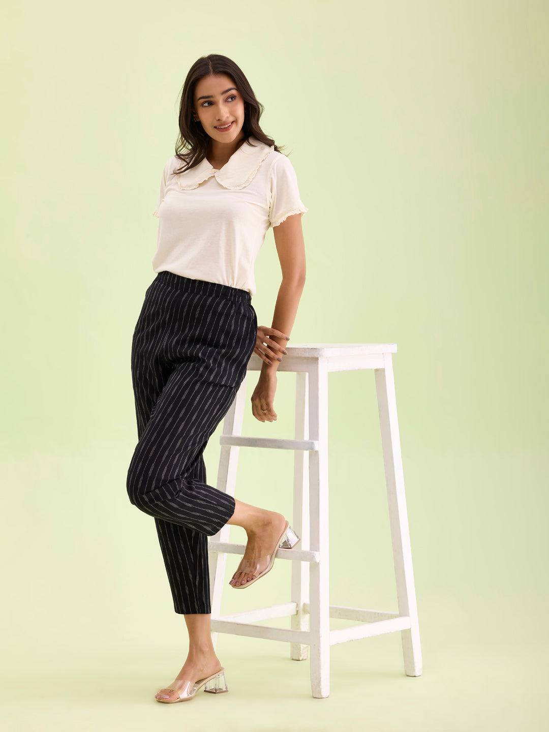 Women Solid Black Mid Rise Linen Ikat Pencil Pants