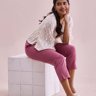 Women Solid Light Wine Mid Rise Cropped Pencil Pant