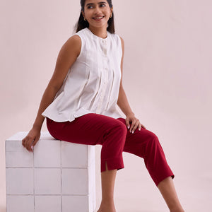 Women Solid Maroon Mid Rise Cropped Pencil Pant