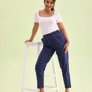 Women Ikat Navy Printed Pencil Pants